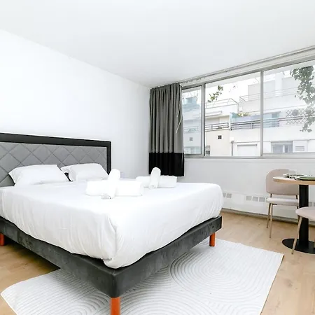 Apartment Pour Sejour Parisien Dans Le 15e *